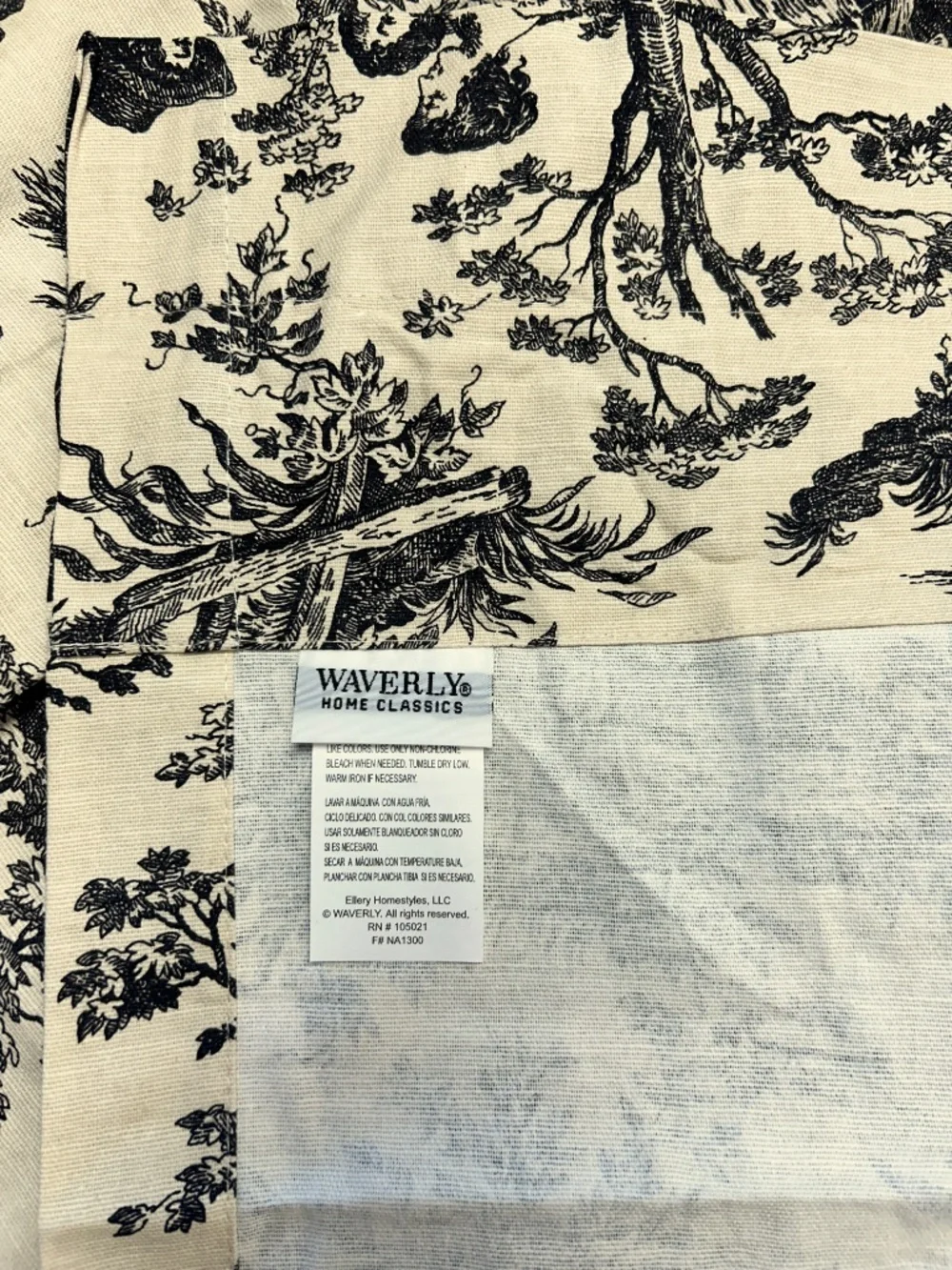 Waverly Country Life Black Toile w/Tie Back Single Curtain Panel 42